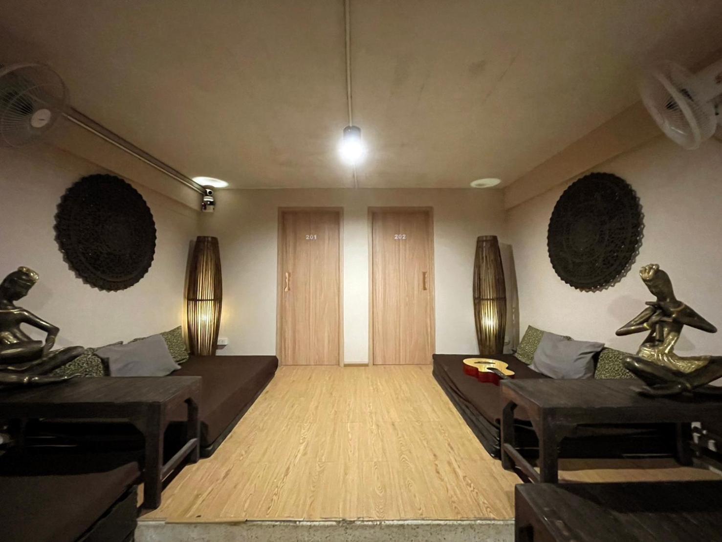 Mind Day Khaosan Hostal